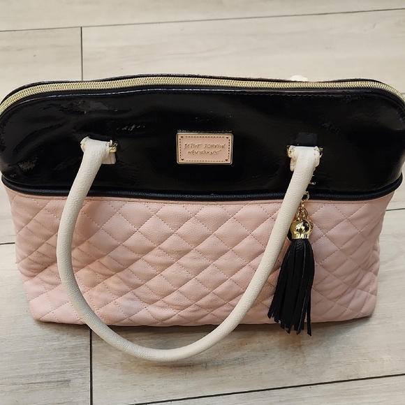 Betsey Johnson Black and Pink Quilted Shoulder Bag - Picture 2 of 5